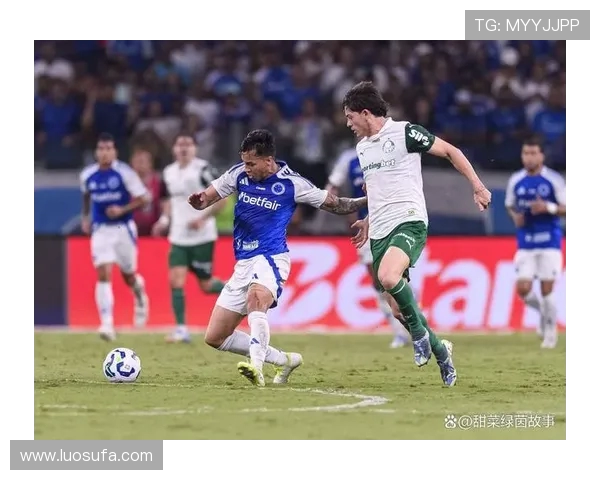 克鲁塞罗对阵直播赛事分析与精彩瞬间回顾